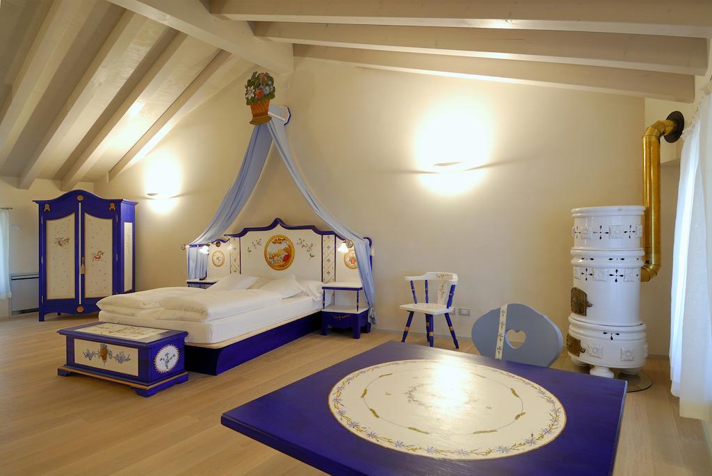 La Locanda Del Grop Tavagnacco Kamer foto